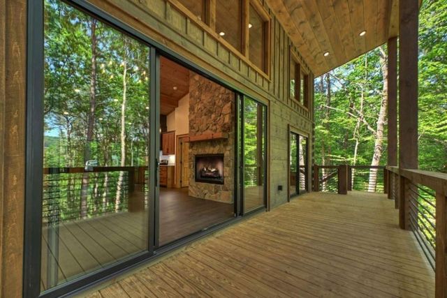 328 Crabapple Drive, Blue Ridge, GA 30513