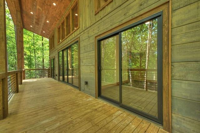 328 Crabapple Drive, Blue Ridge, GA 30513