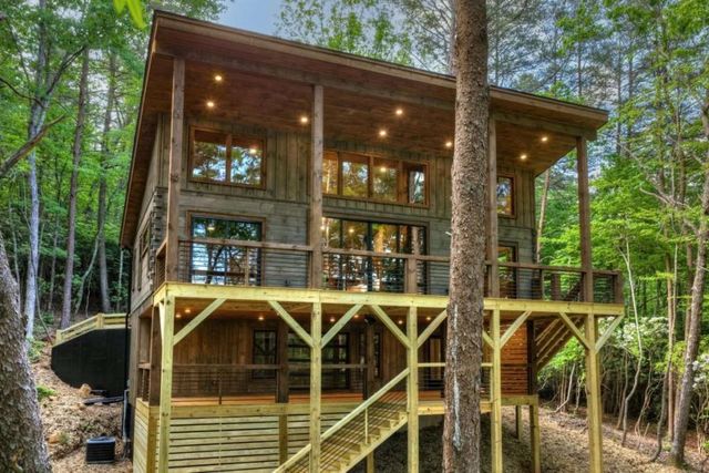 328 Crabapple Drive, Blue Ridge, GA 30513