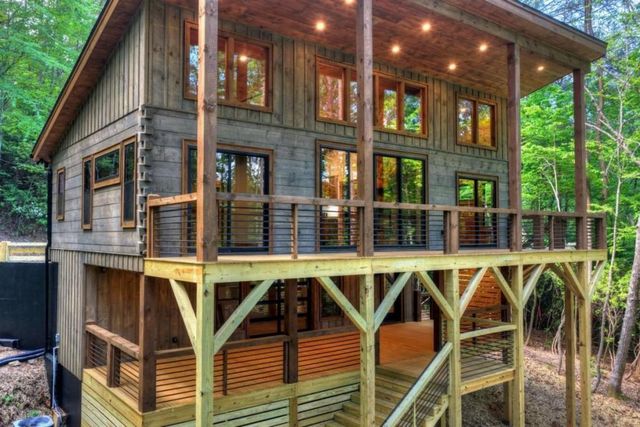 328 Crabapple Drive, Blue Ridge, GA 30513