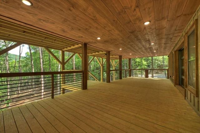 328 Crabapple Drive, Blue Ridge, GA 30513