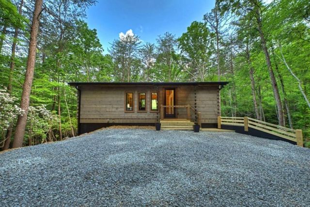 328 Crabapple Drive, Blue Ridge, GA 30513
