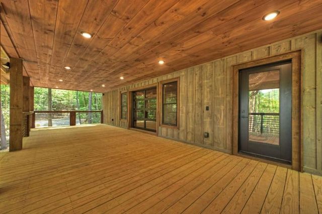 328 Crabapple Drive, Blue Ridge, GA 30513