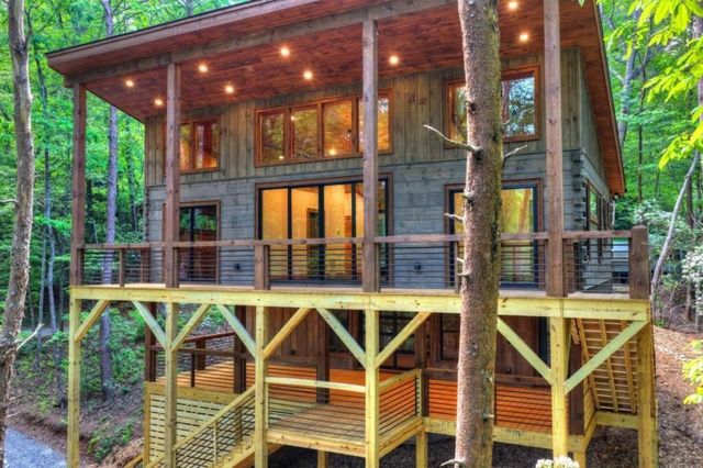 328 Crabapple Drive, Blue Ridge, GA 30513