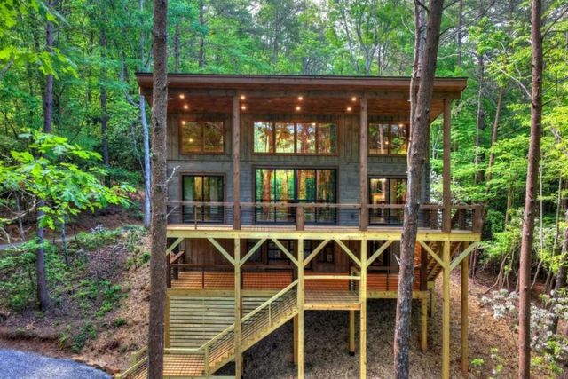 328 Crabapple Drive, Blue Ridge, GA 30513