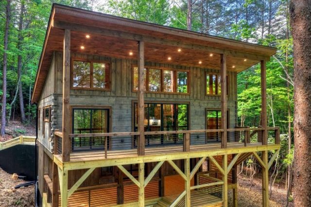 328 Crabapple Drive, Blue Ridge, GA 30513