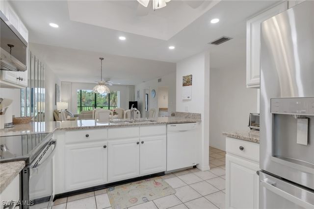 420 Fox Haven DR 3208, Naples, FL 34104