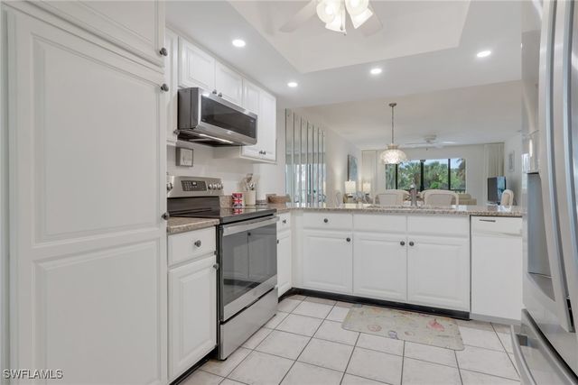 420 Fox Haven DR 3208, Naples, FL 34104