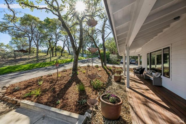 1143-1145 Hill Rd, Glen Ellen, CA 95442