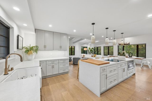 1143-1145 Hill Rd, Glen Ellen, CA 95442