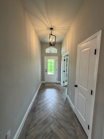 1039 Deer Island Court, Azle, TX 76020
