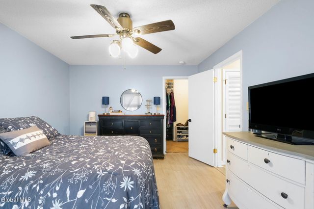 1906 Cambridge Manor Drive, Scotia, NY 12302