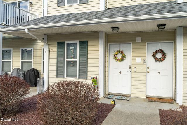 1906 Cambridge Manor Drive, Scotia, NY 12302