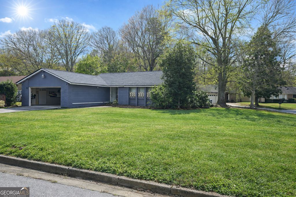 3235 Cadiz Circle, South Fulton, GA 30349