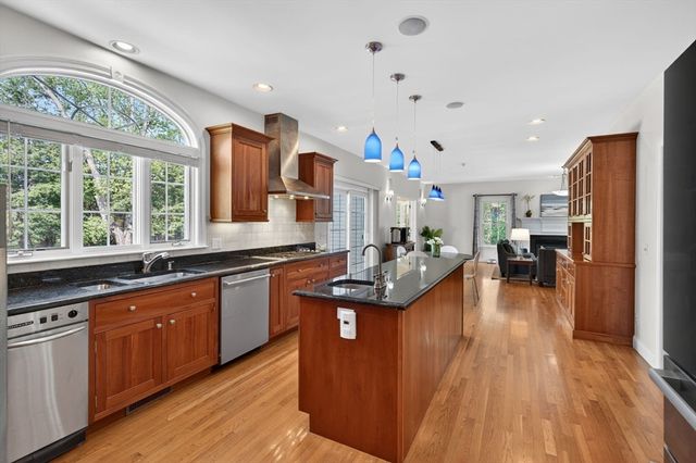 102 Argilla Rd, Andover, MA 01810