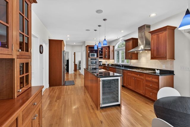 102 Argilla Rd, Andover, MA 01810