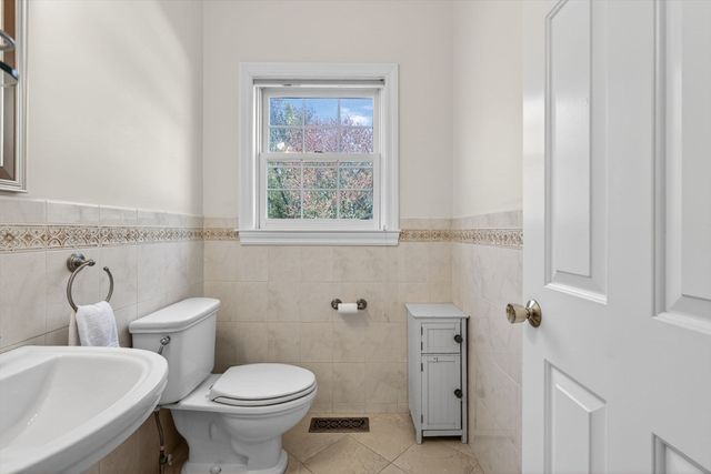 102 Argilla Rd, Andover, MA 01810