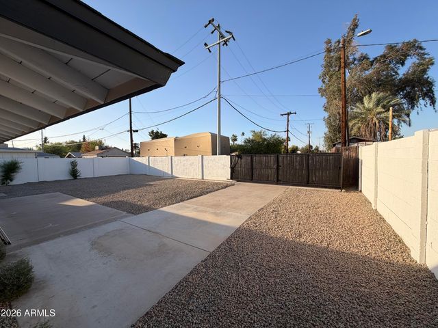 1914 W VIRGINIA Avenue, Phoenix, AZ 85009