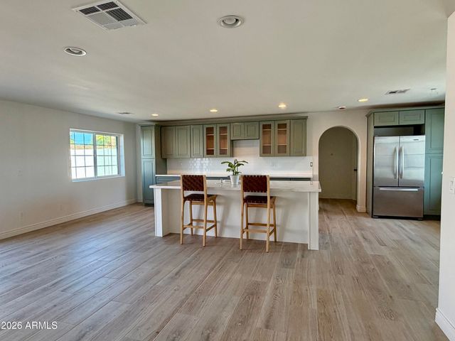 1914 W VIRGINIA Avenue, Phoenix, AZ 85009