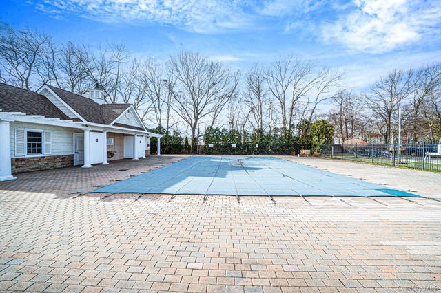 460 Old Town Road 5L, Port Jefferson Station, NY 11776