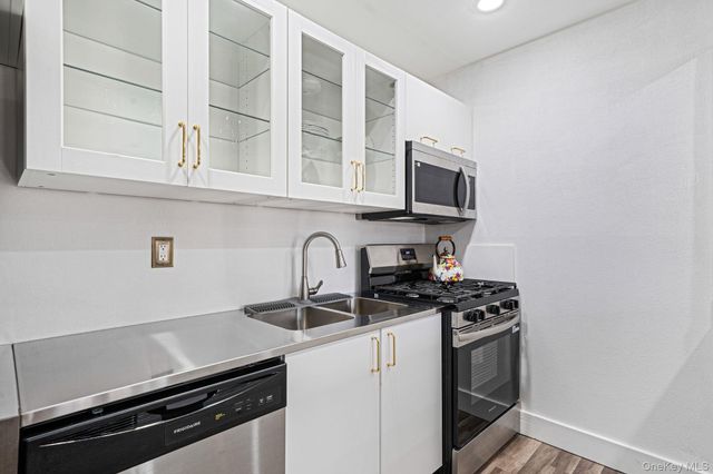 460 Old Town Road 5L, Port Jefferson Station, NY 11776