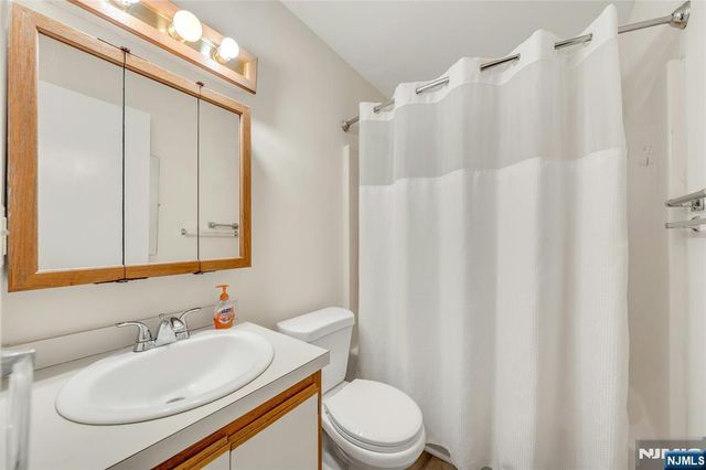 916 Thoreau, Mahwah, NJ 07430