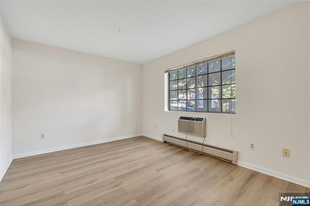 916 Thoreau, Mahwah, NJ 07430