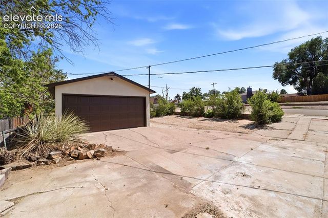 330 Jefferson Street, Pueblo, CO 81004