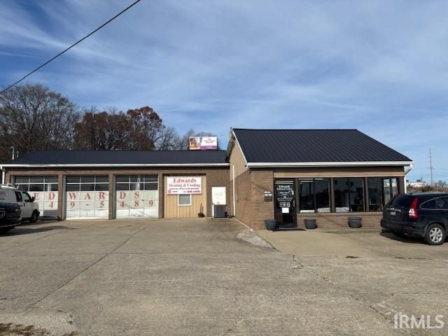 2465 Old Hwy 60 W, Mitchell, IN 47446