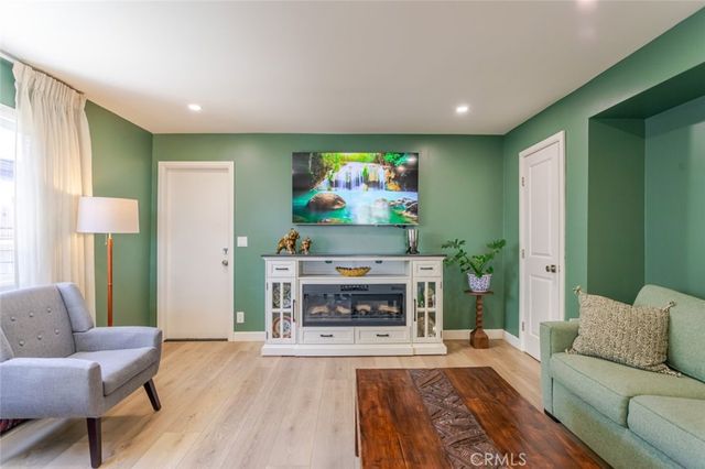 19707 Green Mountain Drive, Newhall, CA 91321