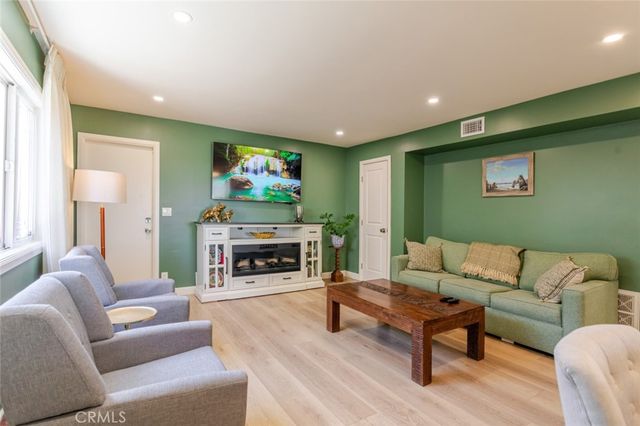 19707 Green Mountain Drive, Newhall, CA 91321