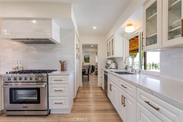 19707 Green Mountain Drive, Newhall, CA 91321