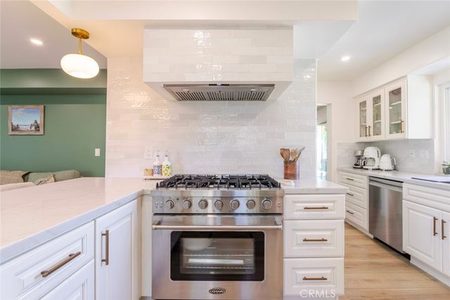 19707 Green Mountain Drive, Newhall, CA 91321