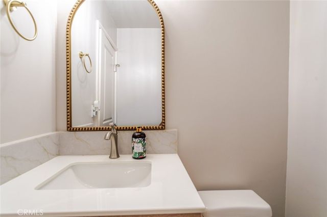 19707 Green Mountain Drive, Newhall, CA 91321