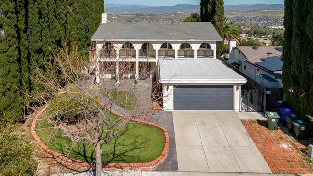 19707 Green Mountain Drive, Newhall, CA 91321