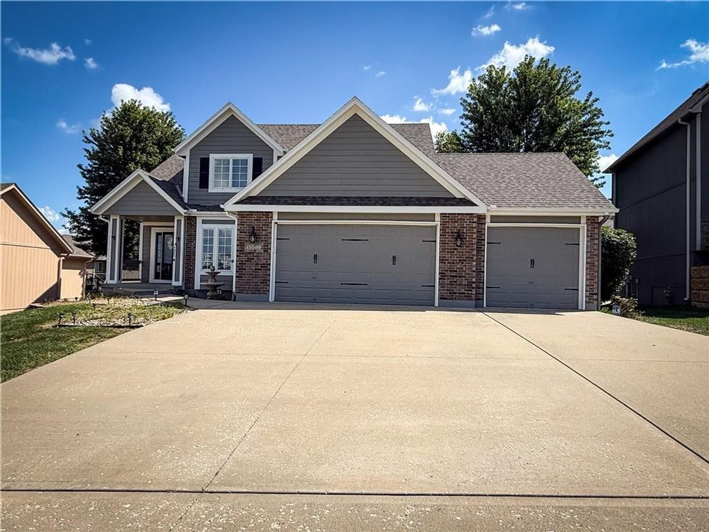 1517 Johnston Drive, Raymore, MO 64083