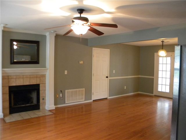 1616 S Tallgrass Drive, Fayetteville, AR 72701