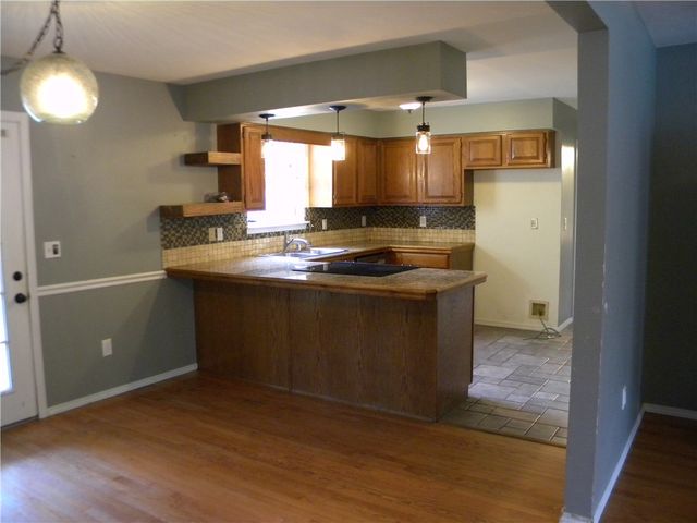 1616 S Tallgrass Drive, Fayetteville, AR 72701