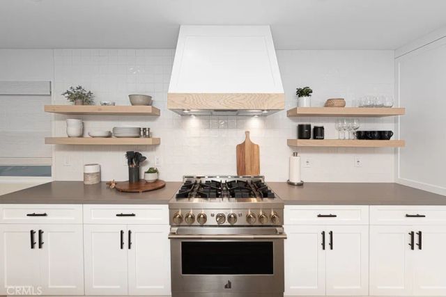947 W Balboa, Newport Beach, CA 92661