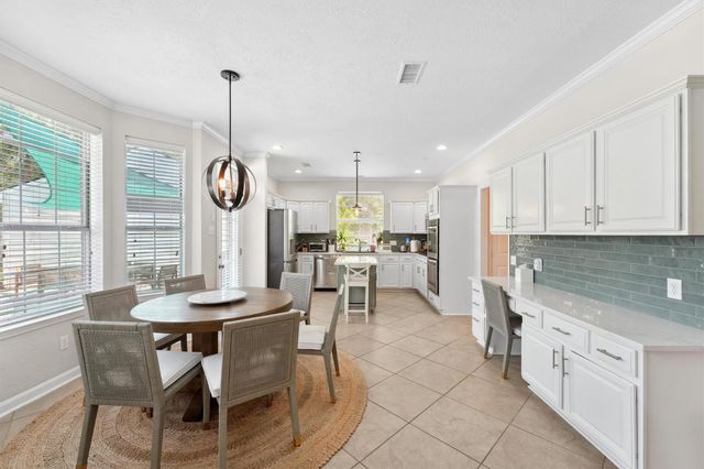 74 W Summer Storm Circle, The Woodlands, TX 77381