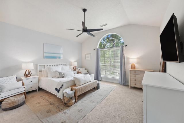 74 W Summer Storm Circle, The Woodlands, TX 77381