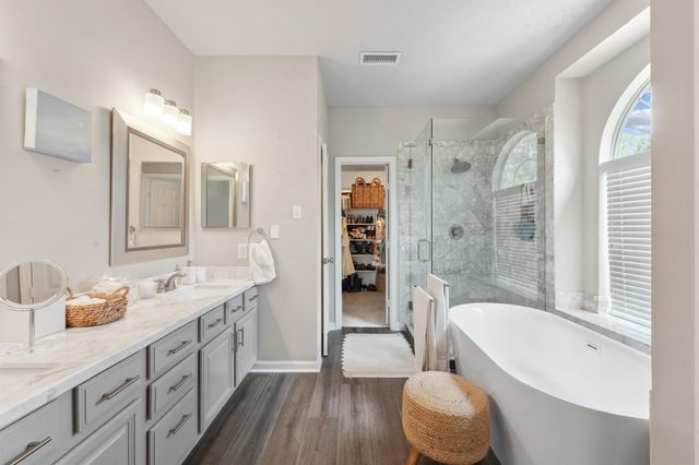 74 W Summer Storm Circle, The Woodlands, TX 77381