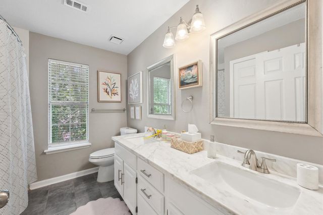 74 W Summer Storm Circle, The Woodlands, TX 77381