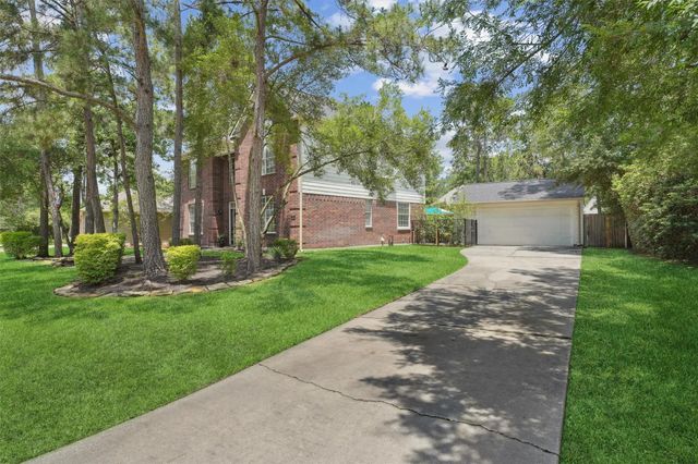 74 W Summer Storm Circle, The Woodlands, TX 77381