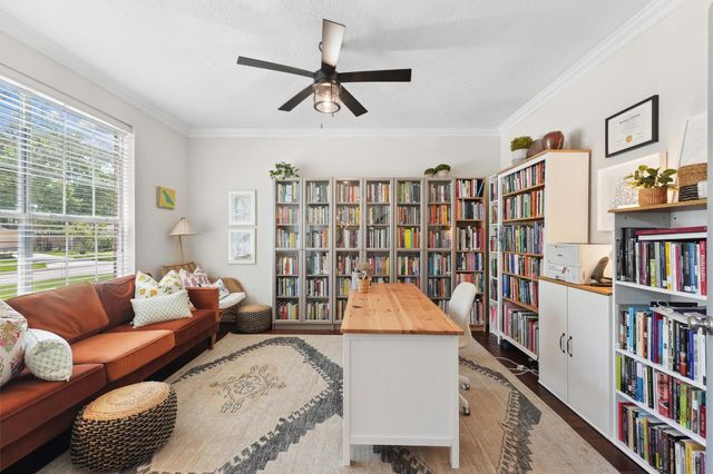 74 W Summer Storm Circle, The Woodlands, TX 77381