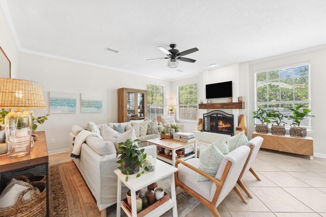 74 W Summer Storm Circle, The Woodlands, TX 77381