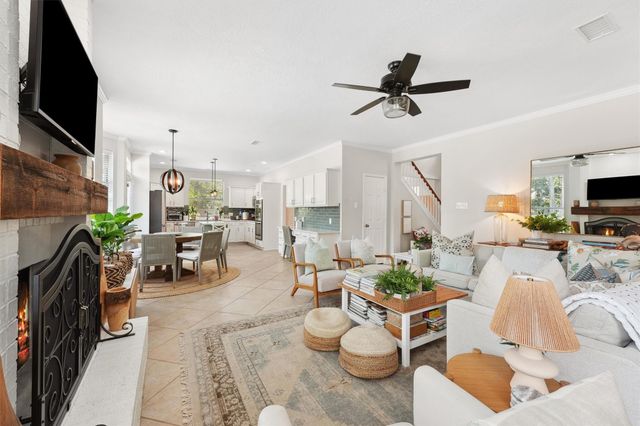 74 W Summer Storm Circle, The Woodlands, TX 77381