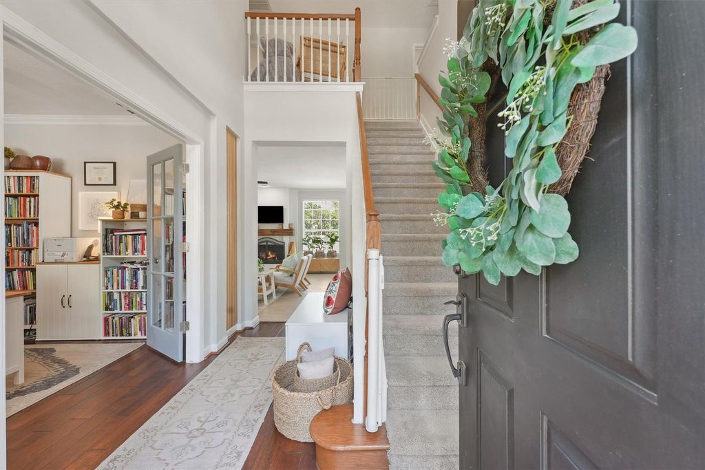 74 W Summer Storm Circle, The Woodlands, TX 77381