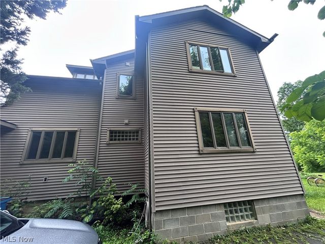 805 5th Street, Niles, OH 44446