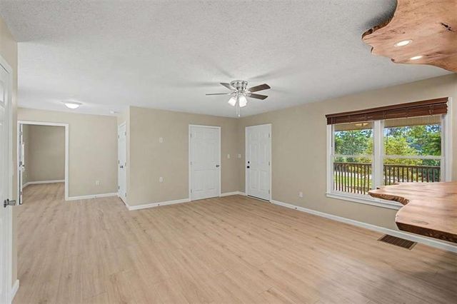 938 Mandeville Road, Carrollton, GA 30117